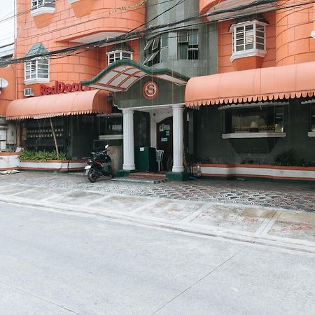 红多兹酒店-东大街医疗中心 奎松市 外观 照片