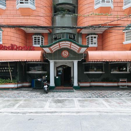 红多兹酒店-东大街医疗中心 奎松市 外观 照片